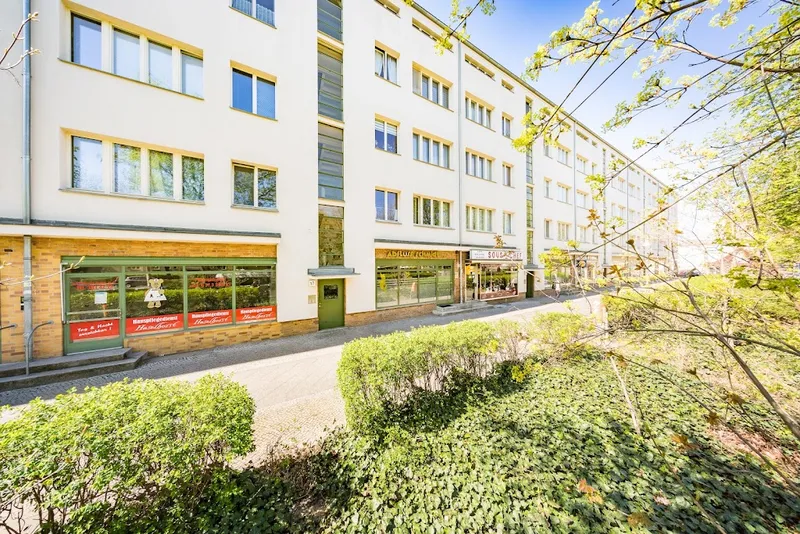 Nachmieter ab sofort gesucht: Helle 2,5-Zimmer-Wohnung mit Balkon & Tageslichtbad, provisionsfrei — photo 1
